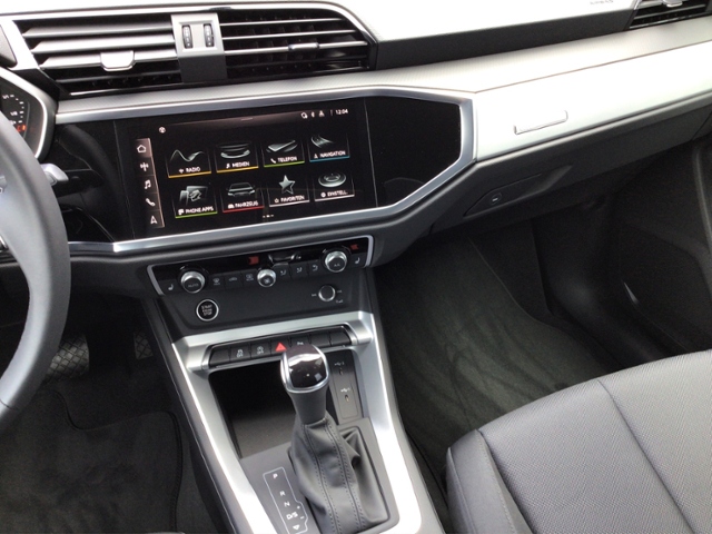 Q3 advanced 35 TFSI S-tronic