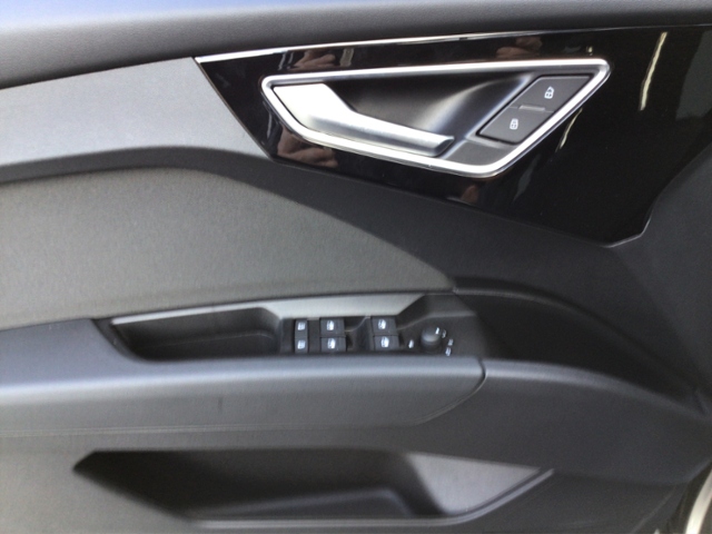 Q4 e-tron 40 MATRIX/SHZ/STH/3-Zonen KLIMA