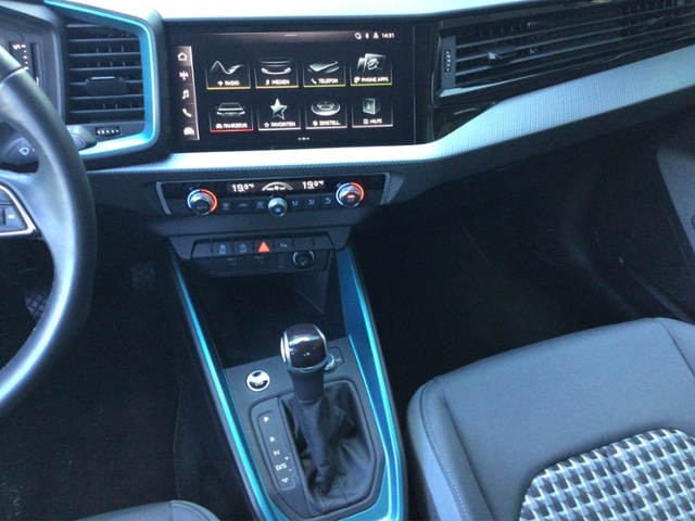 A1 Sportback 25 TFSI S-tronic LED/2-Zonen/PDC KL