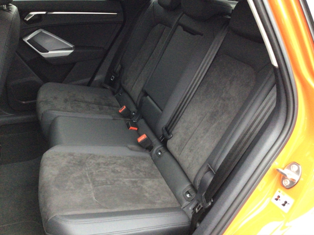 Q3 S line 45 TFSIe S-tronic Business KLIMA LED N