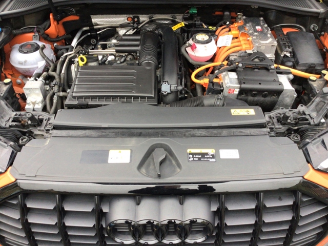 Q3 S line 45 TFSIe S-tronic Business KLIMA LED N