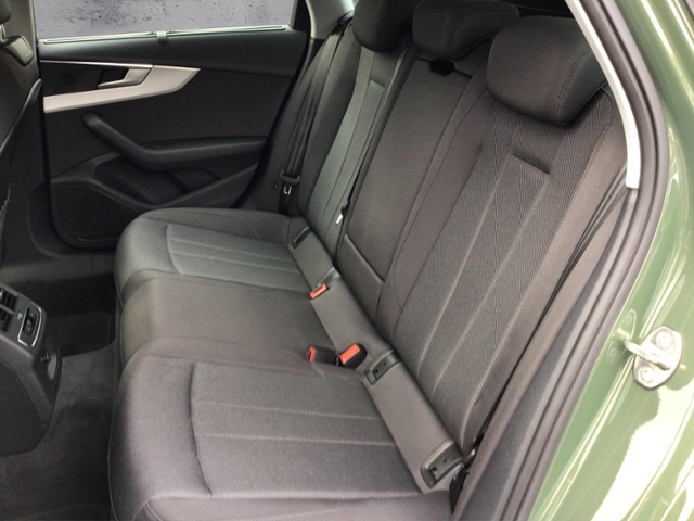 A4 allroad 40 TDI quattro S-tronic AHK ** Busine