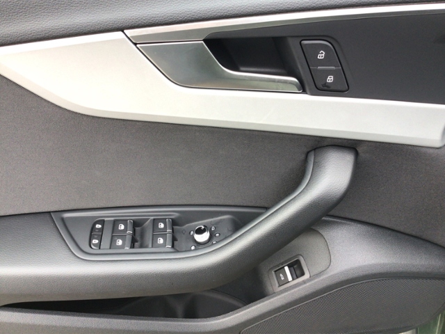 A4 allroad 40 TDI quattro S-tronic AHK ** Busine