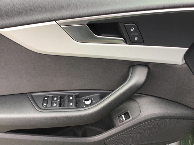 A4 allroad 40 TDI quattro S-tronic AHK ** Busine