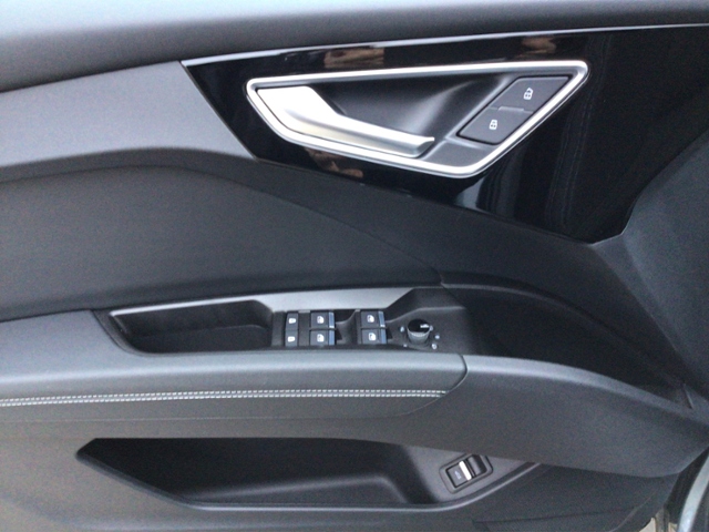 Q4 e-tron 50 quattro STH/NAV/ACC KLIMA LED LEDER