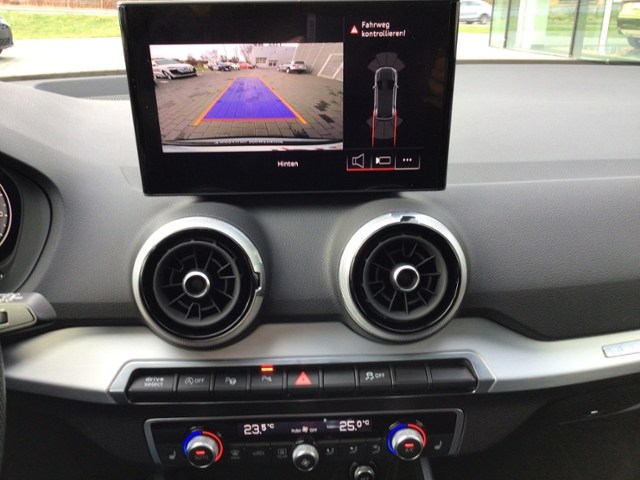 Q2 S line 40 TFSI quattro S-tronic KLIMA LED LED