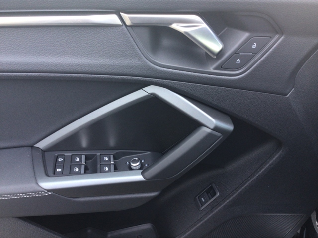 Q3 S line 35 TFSI S-tronic ACC/SHZ KLIMA LED LED