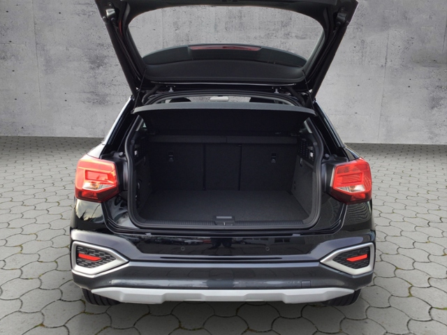 Q2 advanced 40 TFSI quattro S-tronic KLIMA LED L