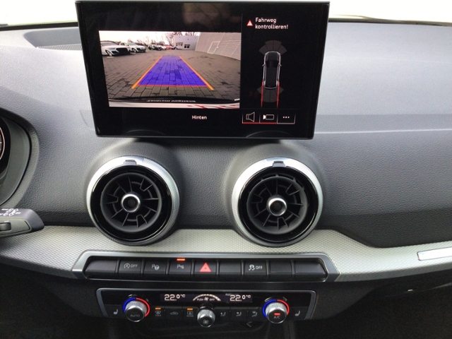 Q2 advanced 40 TFSI quattro S-tronic KLIMA LED L