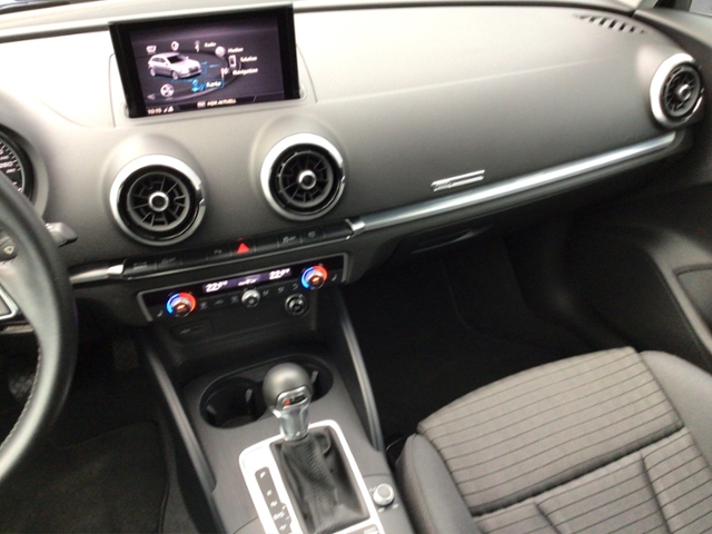 A3 Sportback sport 30 TFSI S-tronic LED/NAV/SHZ