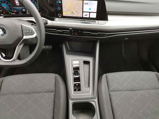 Golf VIII Variant Life 1.5 eTSI DSG BusinessPre.