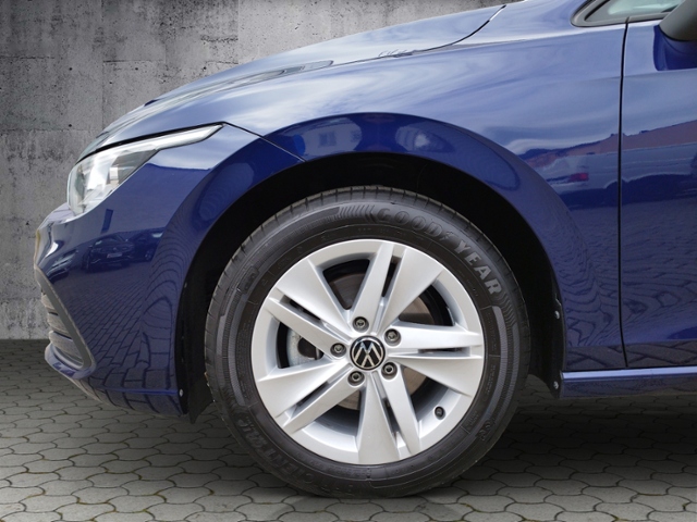 Golf VIII Variant Life 1.5 eTSI DSG BusinessPre.