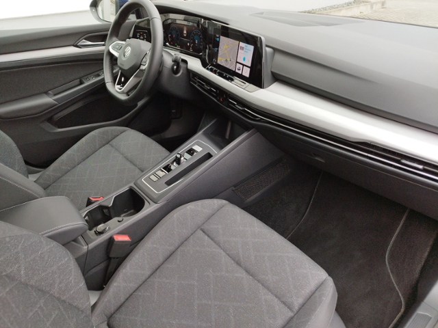 Golf VIII Variant Life 1.5 eTSI DSG BusinessPre.