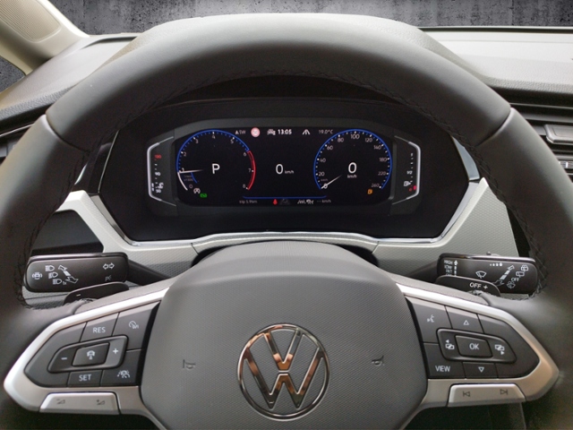 Touran Move 1.5 TSI DSG IQ.DRIVE/NAV/SHZ KLIMA L