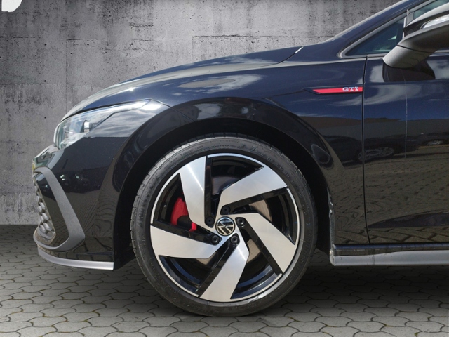Golf VIII GTI 2.0 TSI DSG BusniessPre. NAV/SHZ K