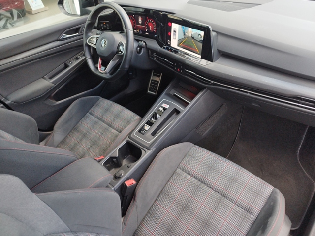 Golf VIII GTI 2.0 TSI DSG BusniessPre. NAV/SHZ K