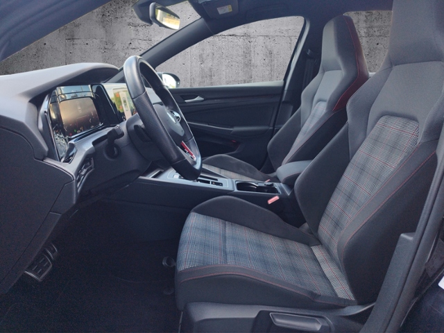 Golf VIII GTI 2.0 TSI DSG BusniessPre. NAV/SHZ K