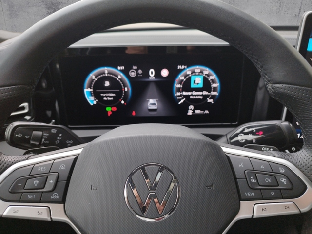 Tiguan R-Line 2.0TDI DSG 4Motion/Navi/HUD/Harman