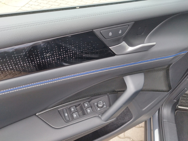 Tiguan R-Line 2.0TDI DSG 4Motion/Navi/HUD/Harman