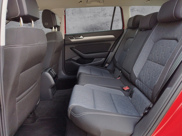 Passat Variant Business 2.0TDI DSG Navi/RFK/SHZ/