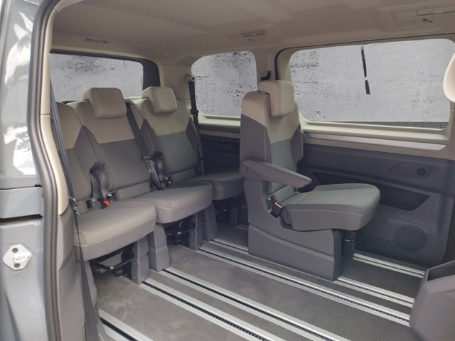 Multivan T7 Life 2.0 TDI DSG 3-Zonen/SHZ KLIMA L