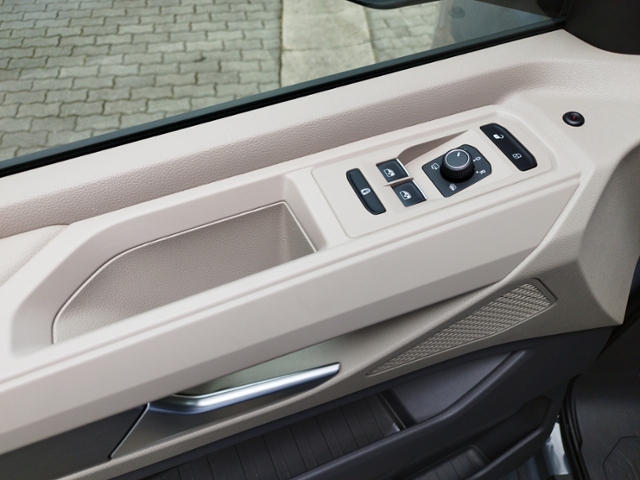 Multivan T7 Life 2.0 TDI DSG 3-Zonen/SHZ KLIMA L