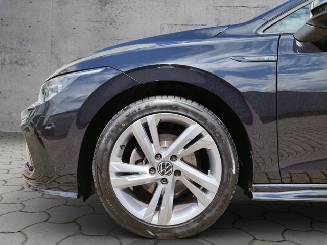 Golf VIII R-line 1.5TSI DSG IQ.Light/NAV/3ZK/Car