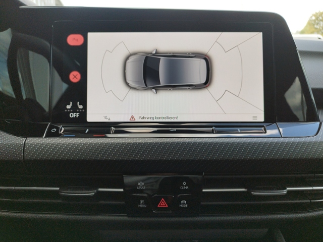 Golf VIII R-line 1.5TSI DSG IQ.Light/NAV/3ZK/Car