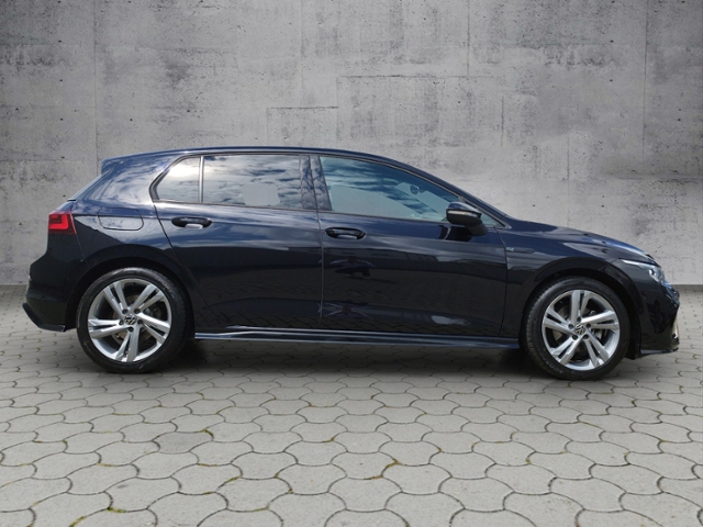 Golf VIII R-line 1.5TSI DSG IQ.Light/NAV/3ZK/Car