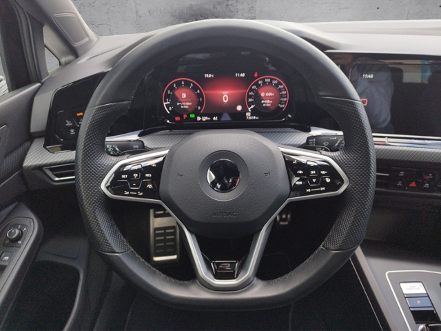 Golf VIII R-line 1.5TSI DSG IQ.Light/NAV/3ZK/Car