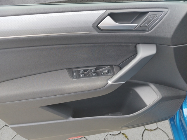 Touran Active 2.0TDI DSG NAV/SHZ/3ZK/Carplay KLI