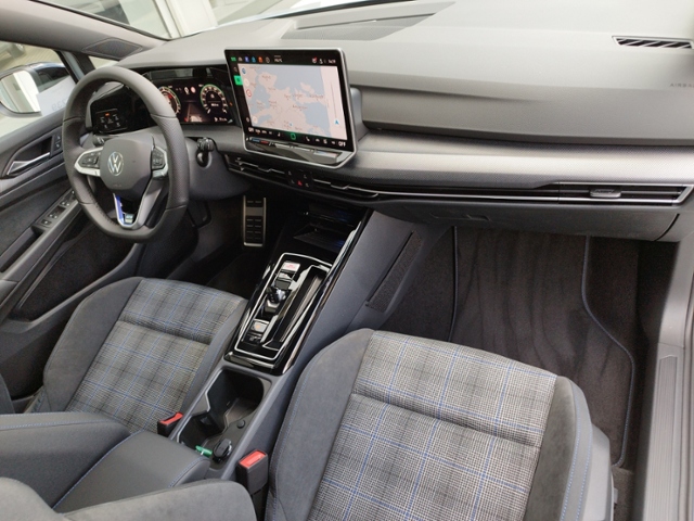 Golf VIII GTE 1.5 TSI eHybrid DSG Black/IQ.LIGHT