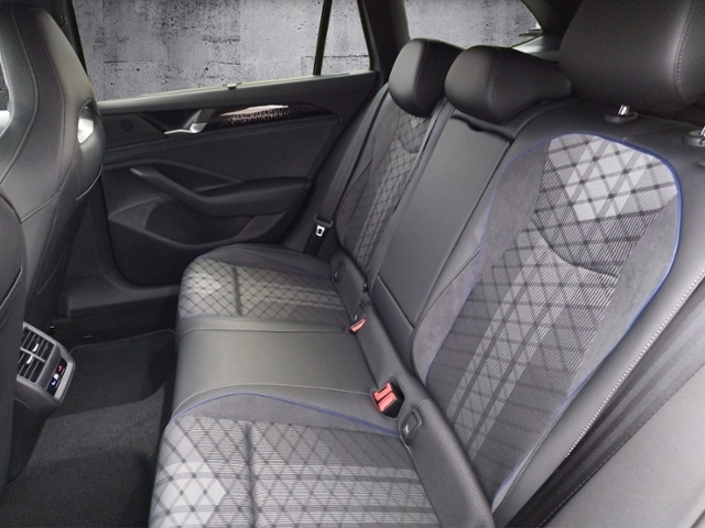 Passat Variant R-line 2.0 TDI DSG Black/IQ.DRIVE