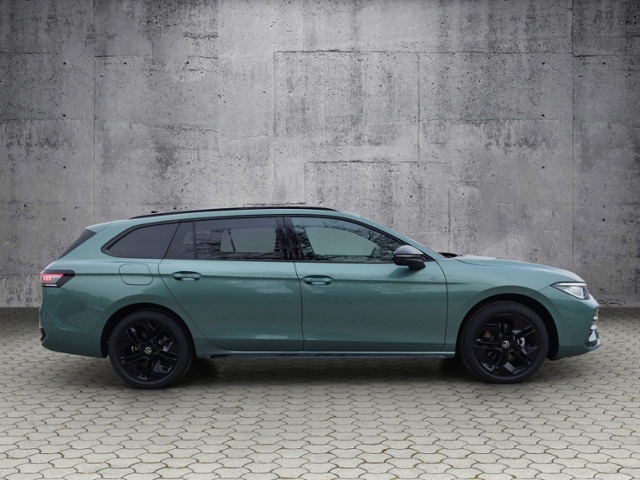 Passat Variant R-line 2.0 TDI DSG Black/IQ.DRIVE