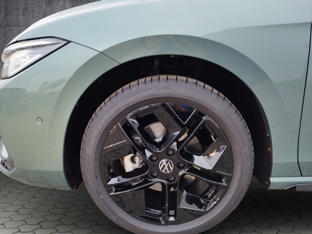 Passat Variant R-line 2.0 TDI DSG Black/IQ.DRIVE