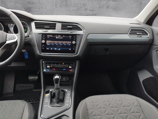 Tiguan Life 1.5TSI DSG/AHK/HuD/NAV/RFK/SHZ KLIMA