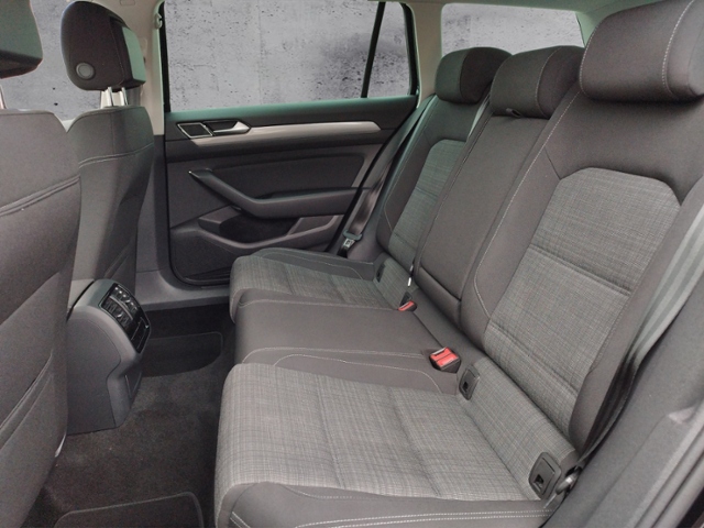 Passat Variant Business 2.0TSI DSG R-line/AHK/Na