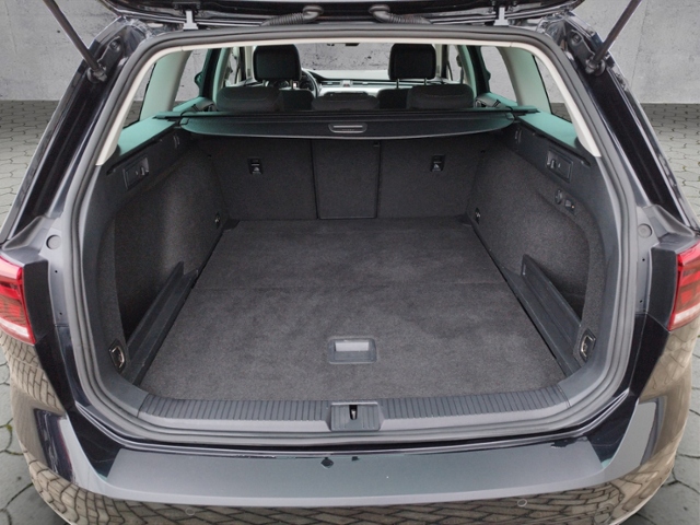 Passat Variant Business 2.0TSI DSG R-line/AHK/Na