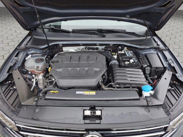 Passat Variant Business 2.0TSI DSG R-line/AHK/Na