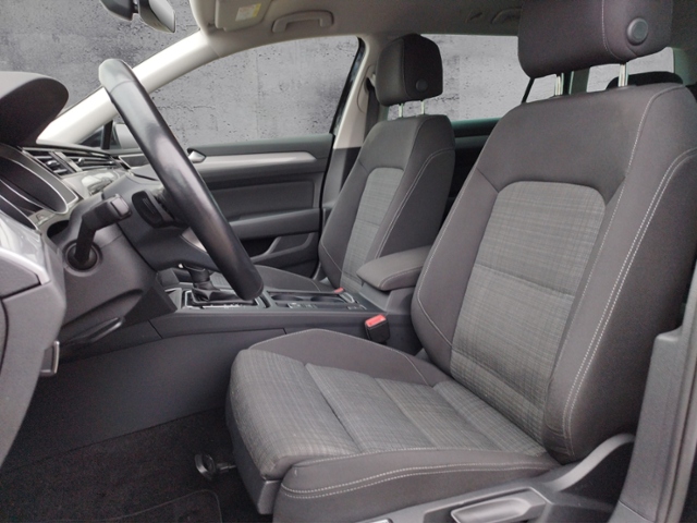 Passat Variant Business 2.0TSI DSG R-line/AHK/Na