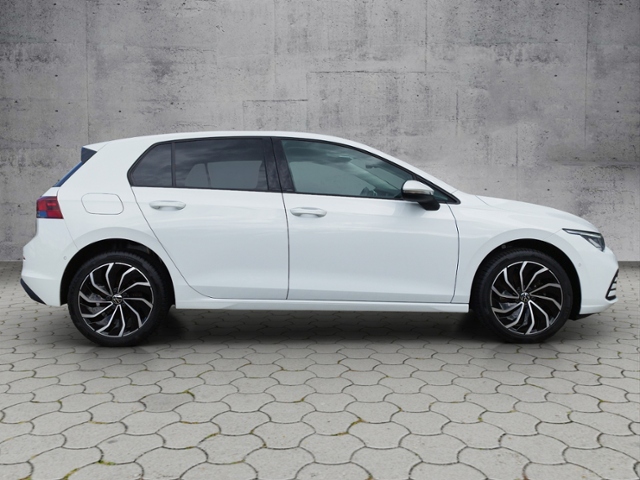 Golf VIII Life 1.0 eTSI DSG IQ.DRIVE/NAV/SHZ KLI