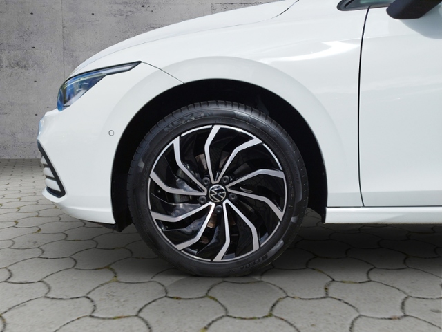 Golf VIII Life 1.0 eTSI DSG IQ.DRIVE/NAV/SHZ KLI