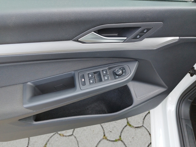 Golf VIII Life 1.0 eTSI DSG IQ.DRIVE/NAV/SHZ KLI