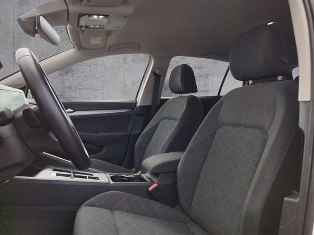 Golf VIII Life 1.0 eTSI DSG IQ.DRIVE/NAV/SHZ KLI