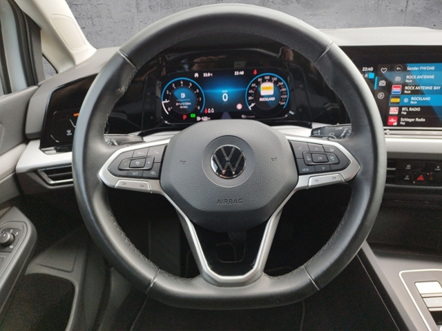 Golf VIII Life 1.0 eTSI DSG IQ.DRIVE/NAV/SHZ KLI