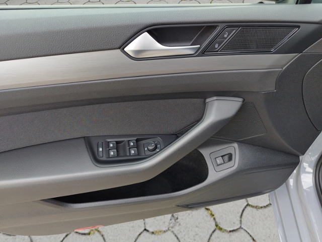 Passat Variant 2.0 TDI DSG GRA KLIMA LED
