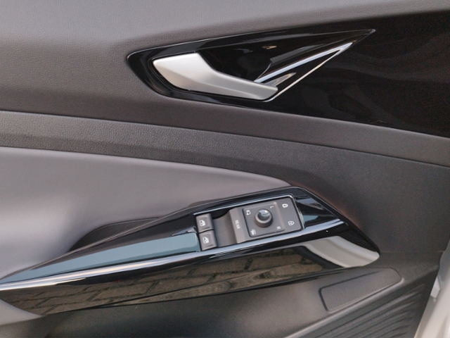 ID.5 Pure electric 125kW Matrix/Pano/AHK/Navi/AC