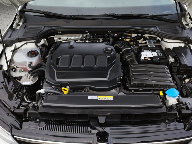 Golf VIII Variant Life 2.0TDI DSG/AHK/Navi/ACC/S