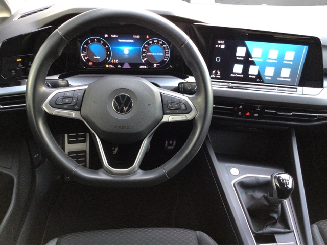 Golf VIII Active 1.5 TSI STH/NAV/ACC KLIMA LED N