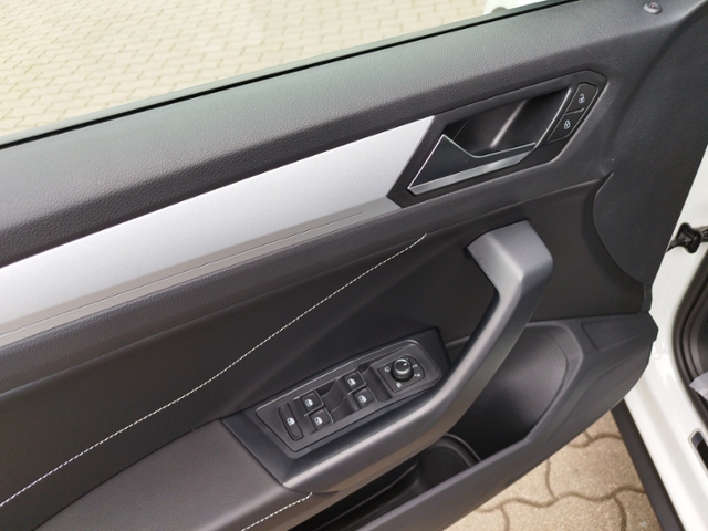 T-Roc Goal 1.0 TSI ACC/AHK/SHZ KLIMA LED ALU